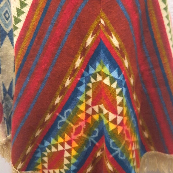 Cozy Warm Ecuadorian Multi Color Poncho - Picture 5 of 12